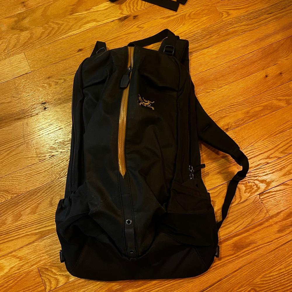 Arc'teryx Arro 22 backpack